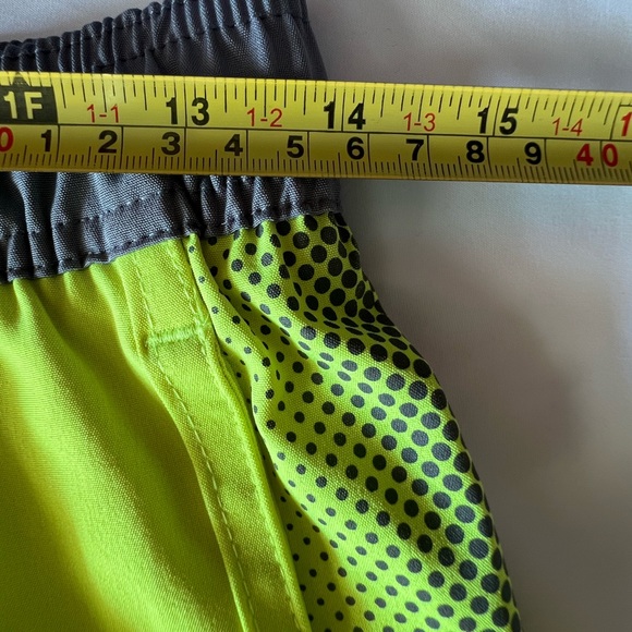 Nike Mesh Lined Volley Swim Shorts for Boys Neon Yellow Volt Gray Sz Small - Picture 8 of 9